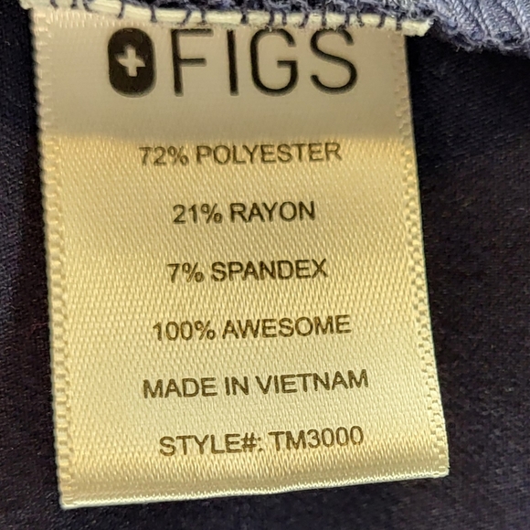 Figs Chisec Three Pocket Scrub Shirt in Navy Blue, size Medium - Picture 6 of 7